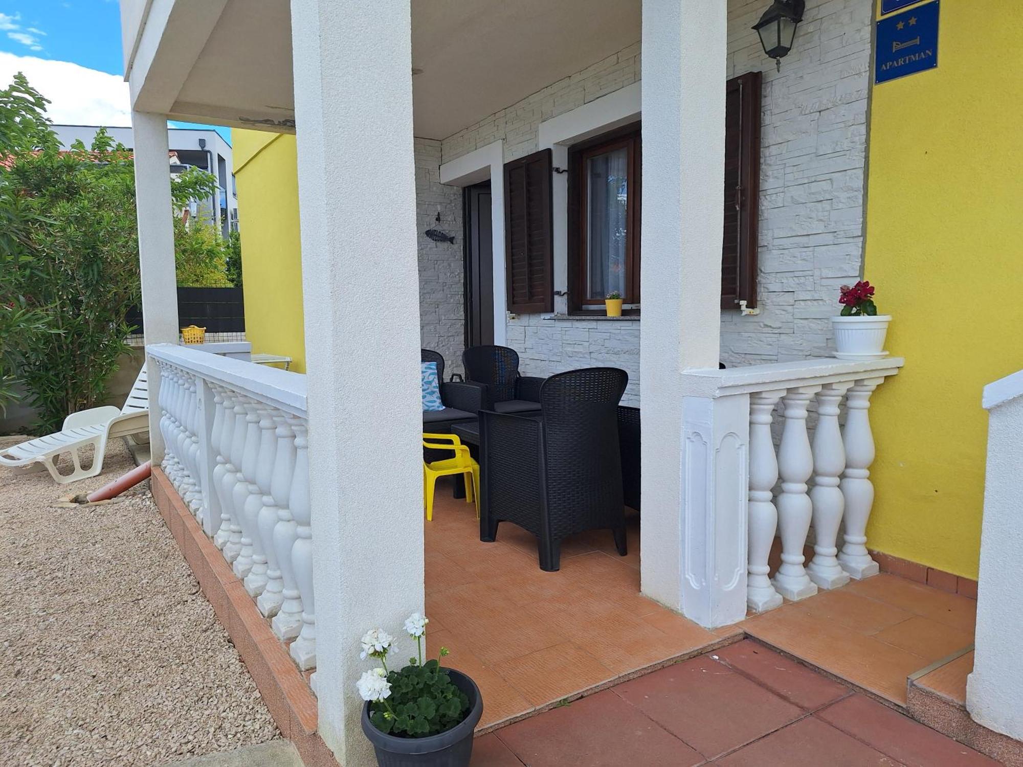 Apartment 4 *
