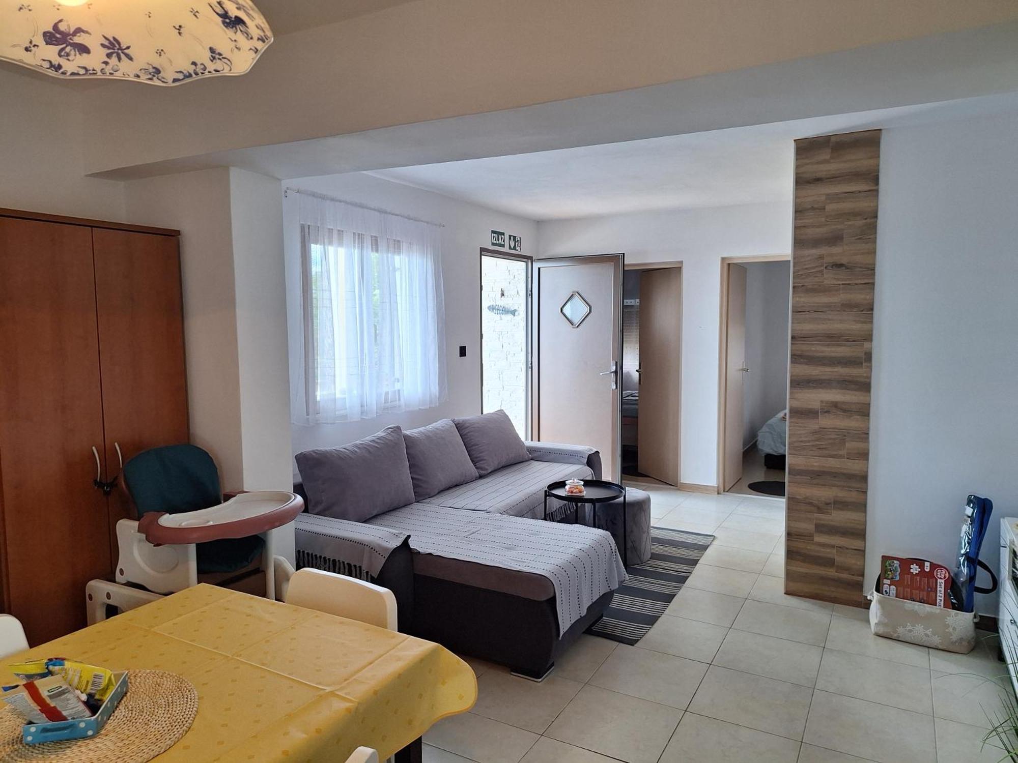 Apartment 4 Nin